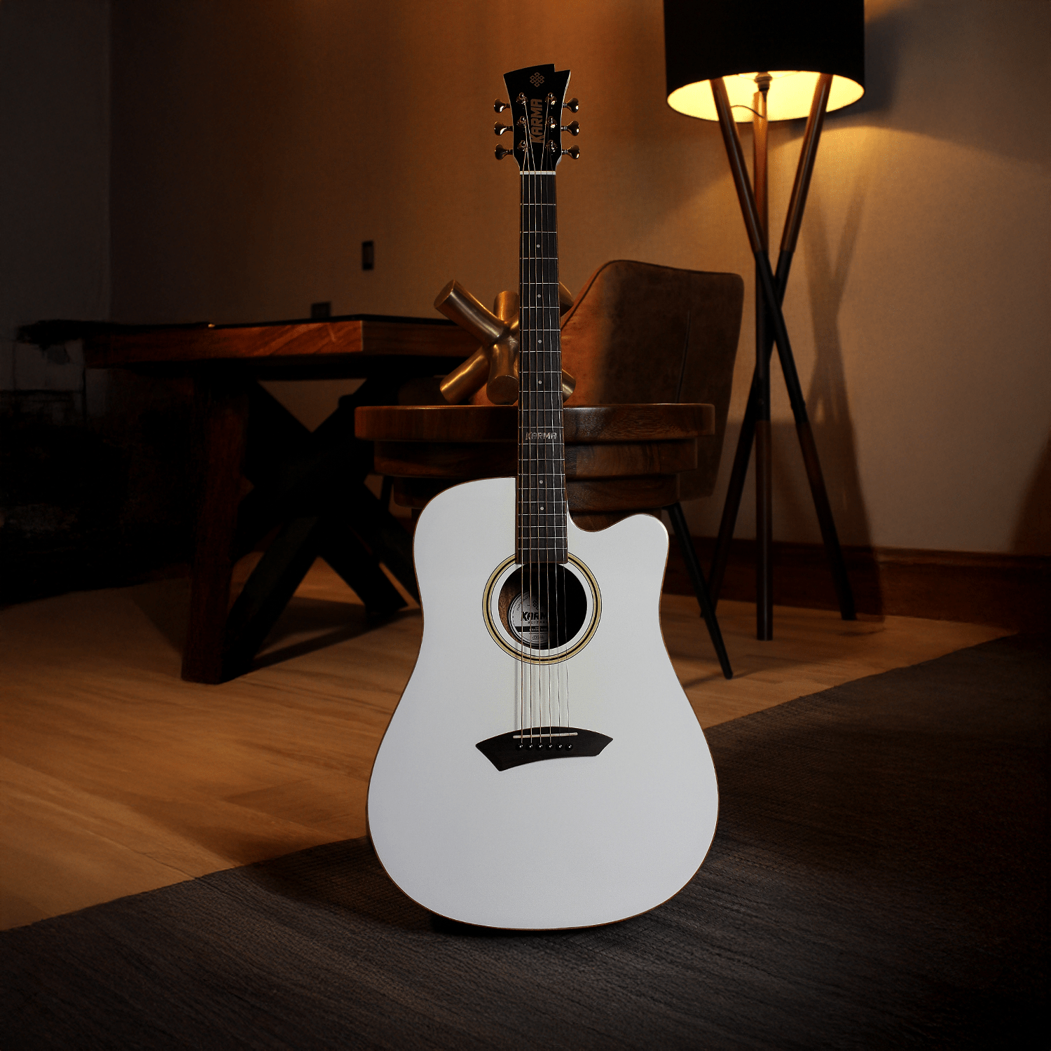 ENSO 6 - WHI + ESTUCHE RÍGIDO | (Left - Handed) - Karma Guitars, Inc.
