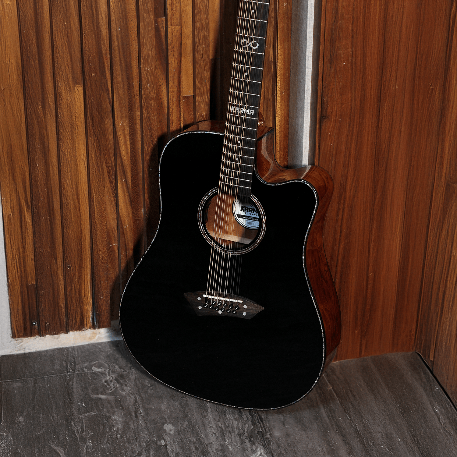 INFINITY 12 - BLK + ESTUCHE RÍGIDO | (Left - Handed) - Karma Guitars, Inc.