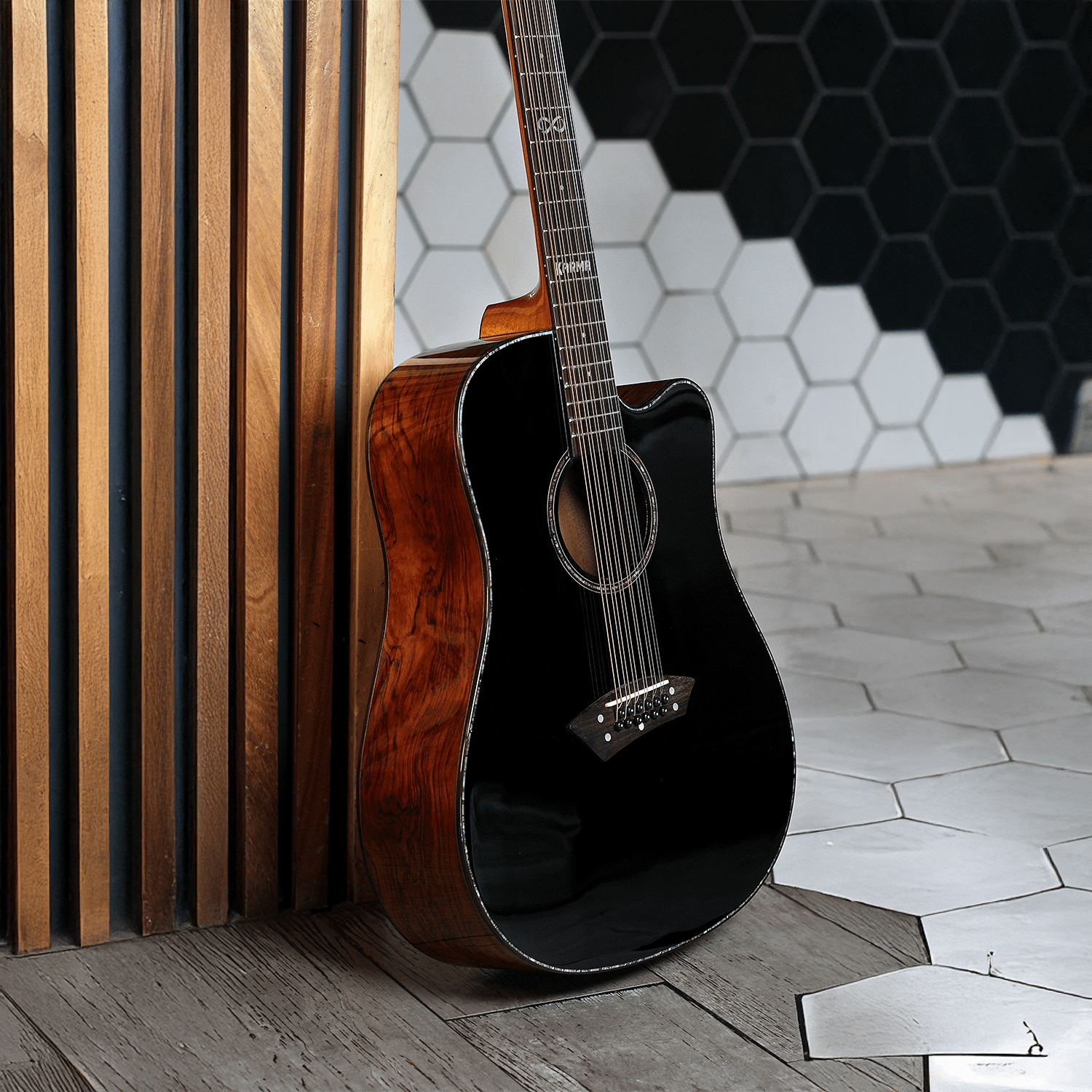 INFINITY 12 - BLK + ESTUCHE RÍGIDO | (Left - Handed) - Karma Guitars, Inc.