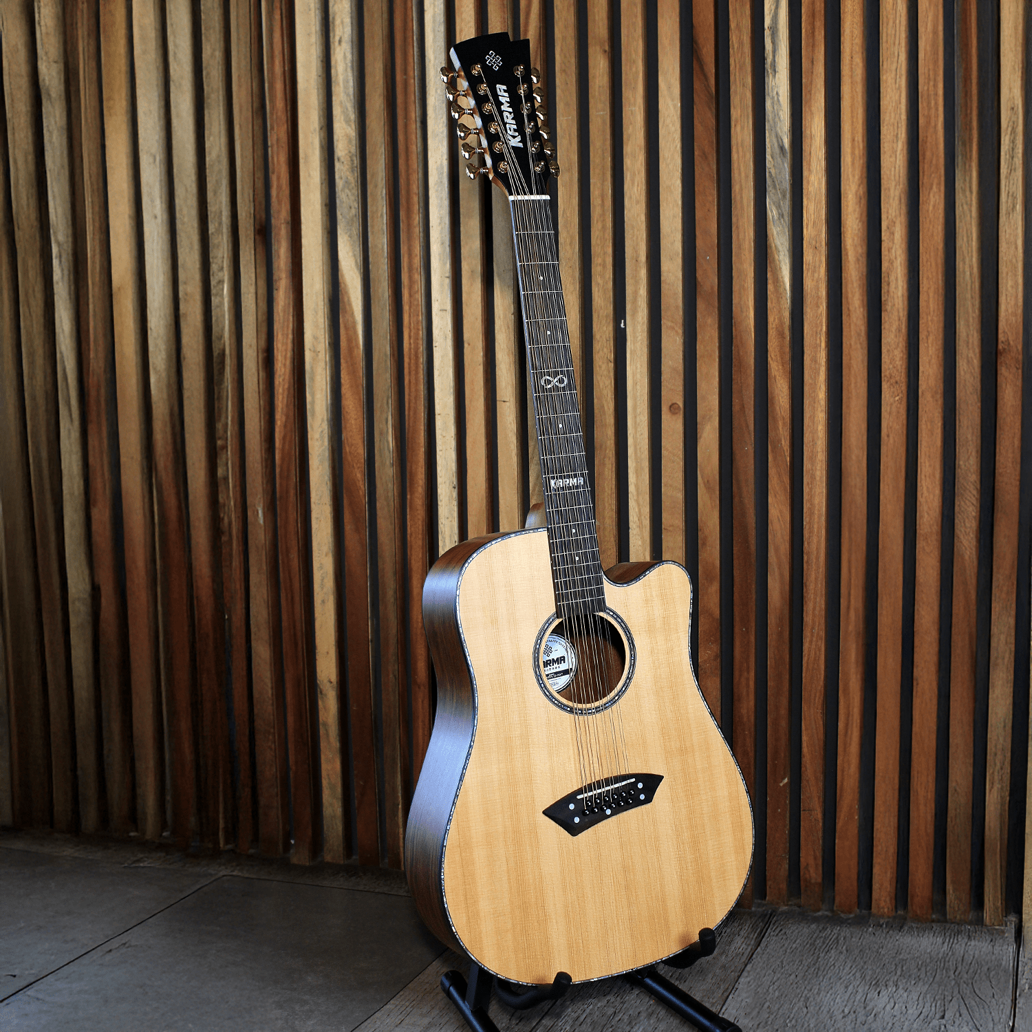 INFINITY 12 - NAT + ESTUCHE RÍGIDO | (Left - Handed) - Karma Guitars, Inc.