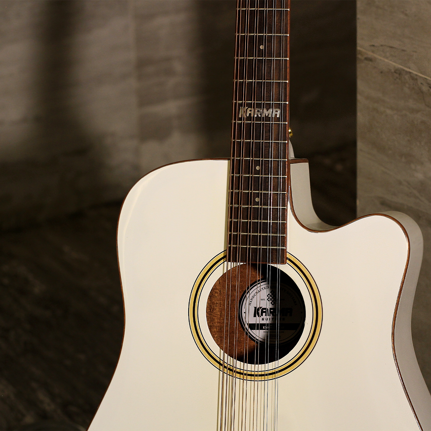 ENSO 12-WHI + ESTUCHE RÍGIDO