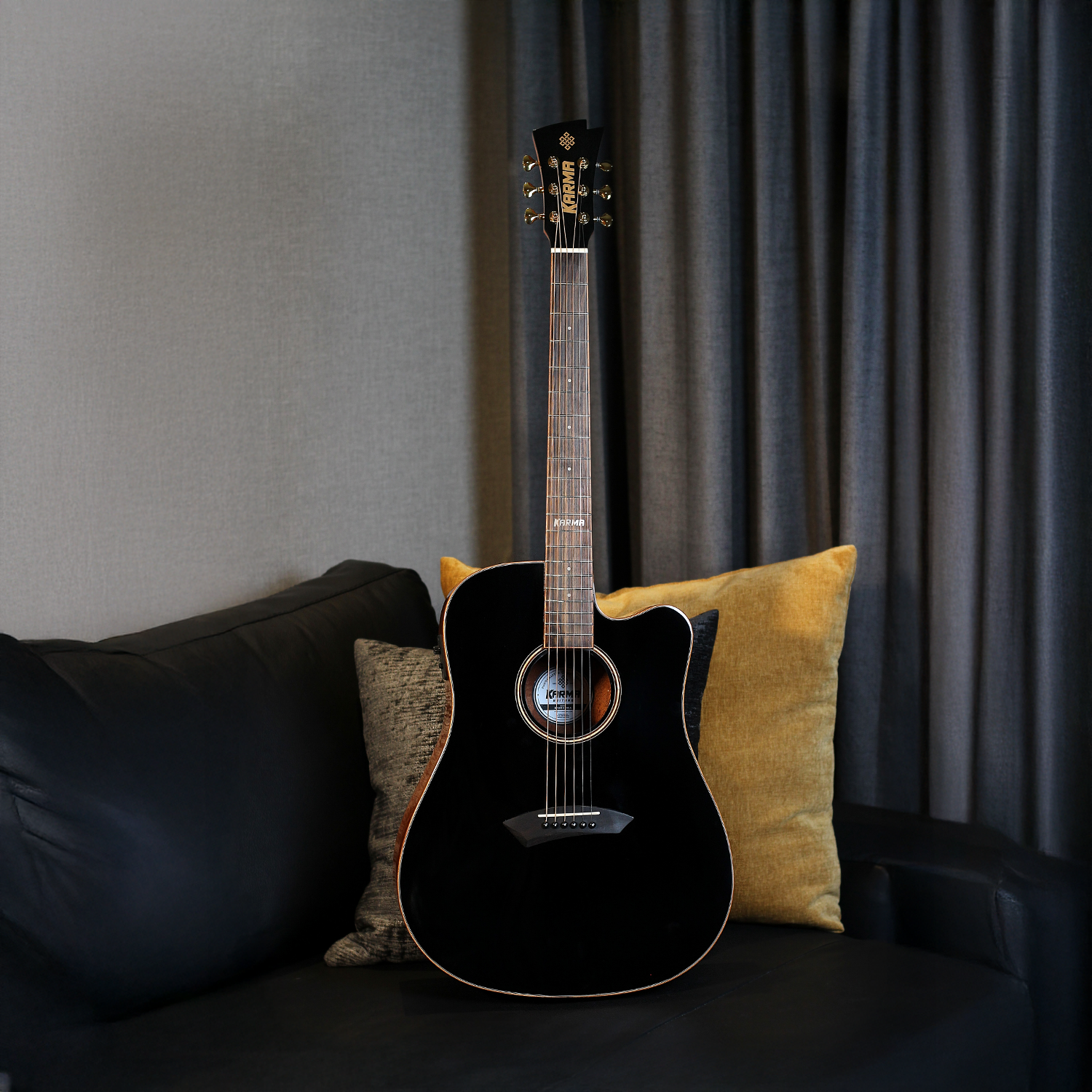 ENSO 6-BLK + ESTUCHE RÍGIDO