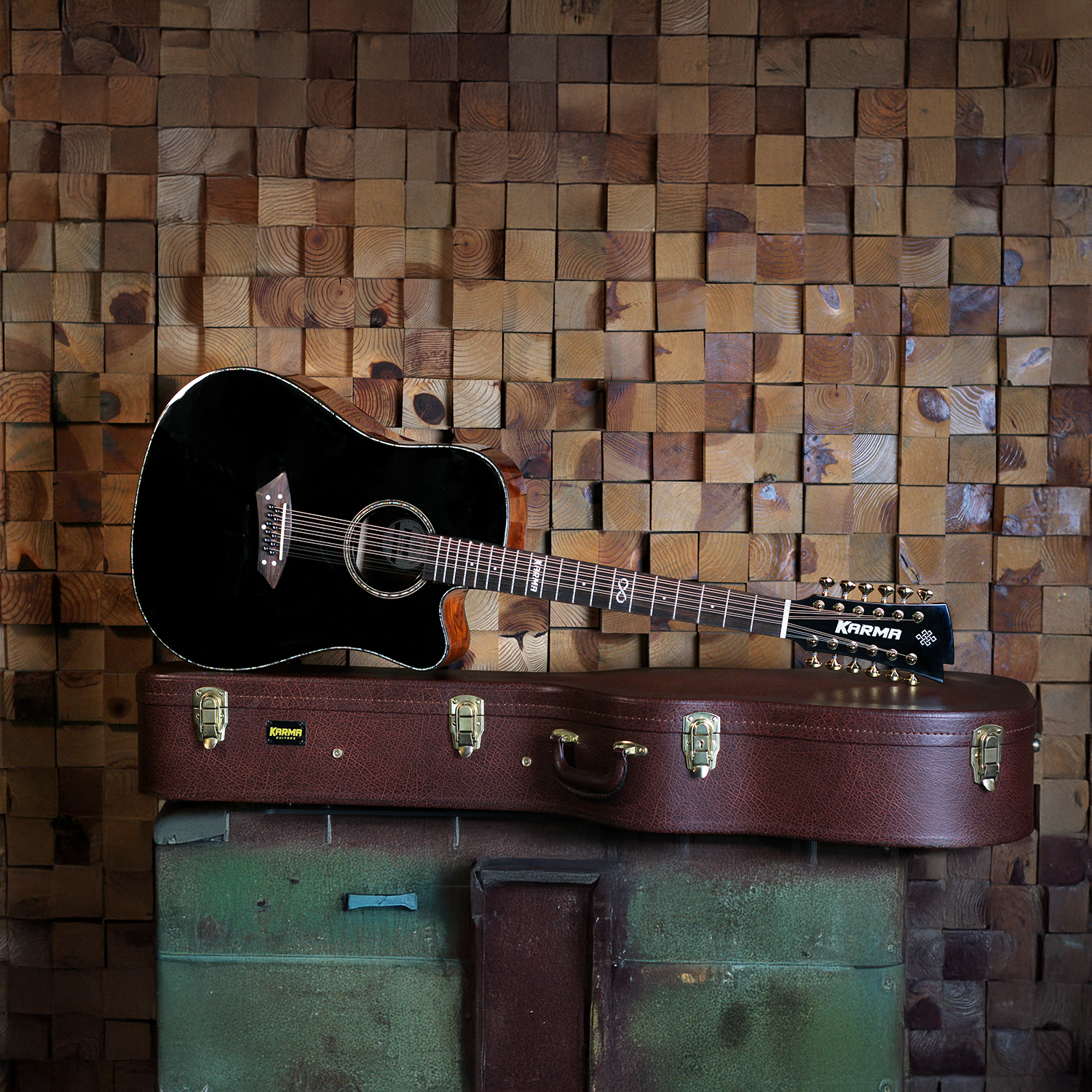 INFINITY 12-BLK + ESTUCHE RÍGIDO