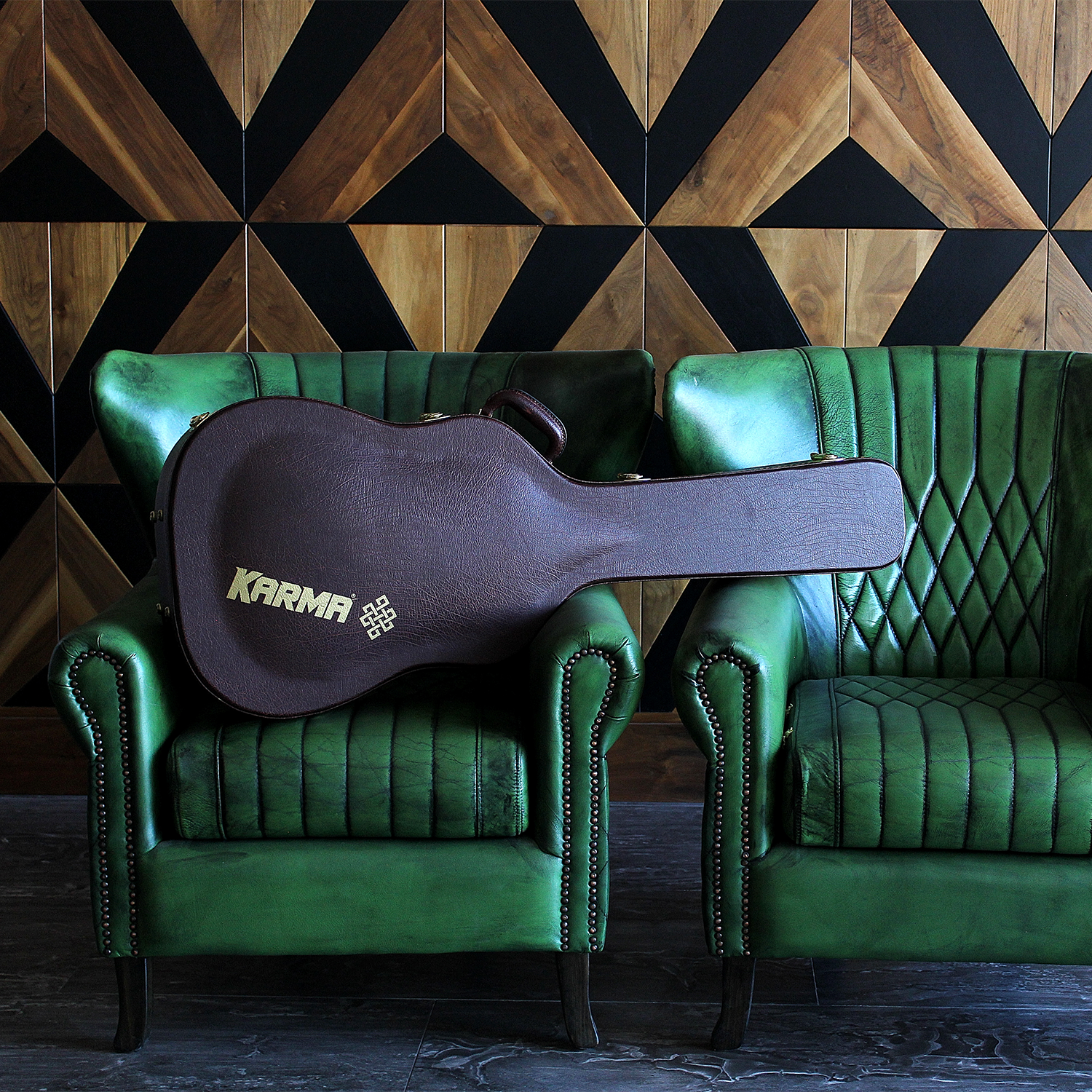 INFINITY 12-BLK + ESTUCHE RÍGIDO