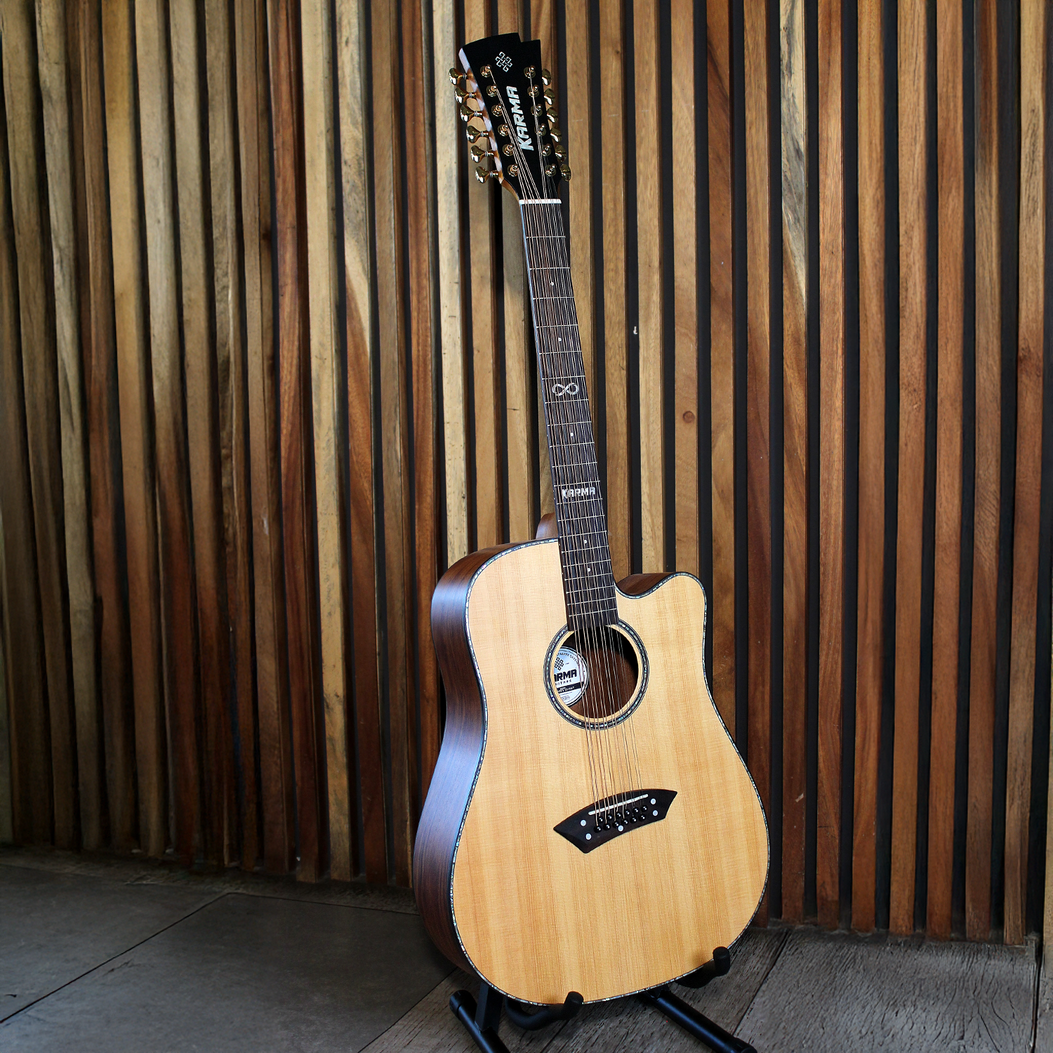 INFINITY 12-NAT + ESTUCHE RÍGIDO | (Left-Handed)