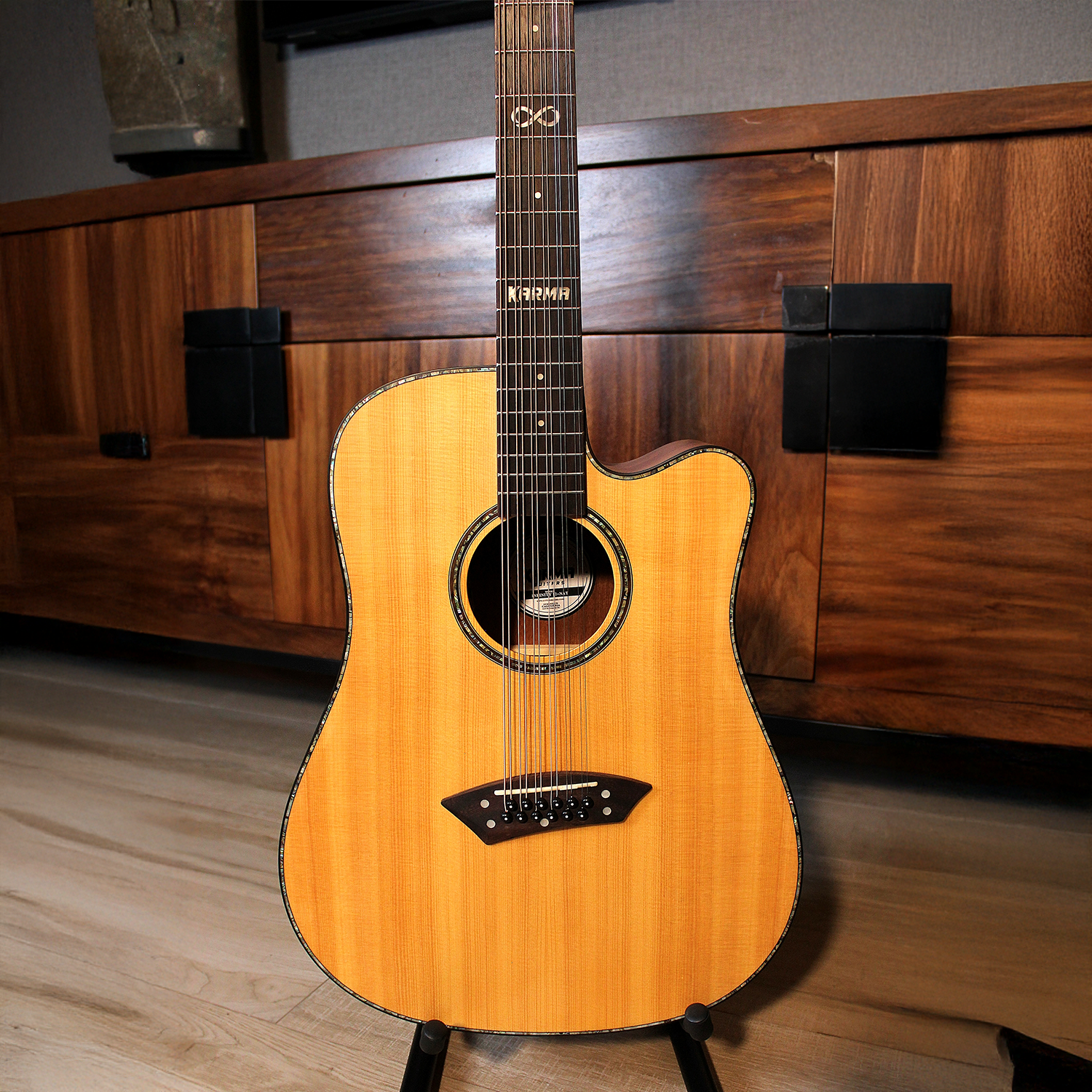 INFINITY 12-NAT + ESTUCHE RÍGIDO | (Left-Handed)