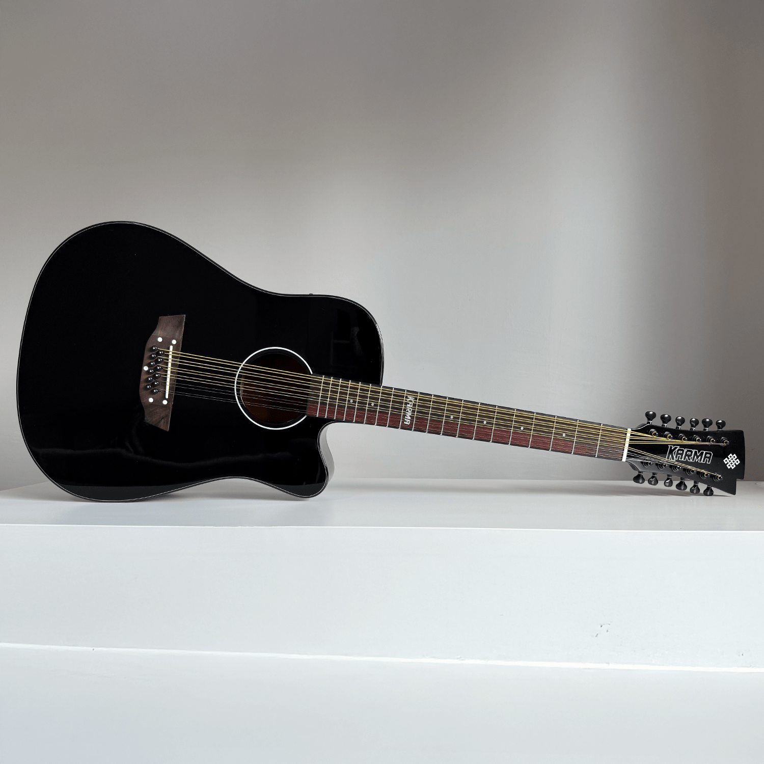 SPIRIT 12 - BLK 🔥 PRE - VENTA - Karma Guitars, Inc.