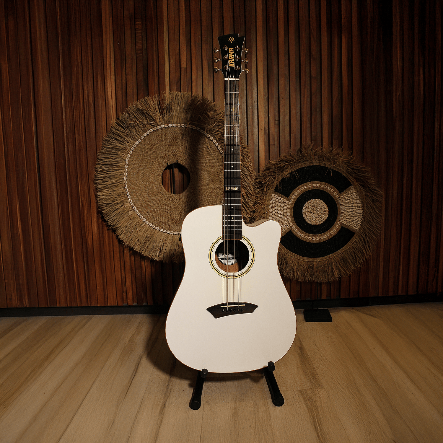ENSO 6 - WHI + ESTUCHE RÍGIDO | (Left - Handed) - Karma Guitars, Inc.