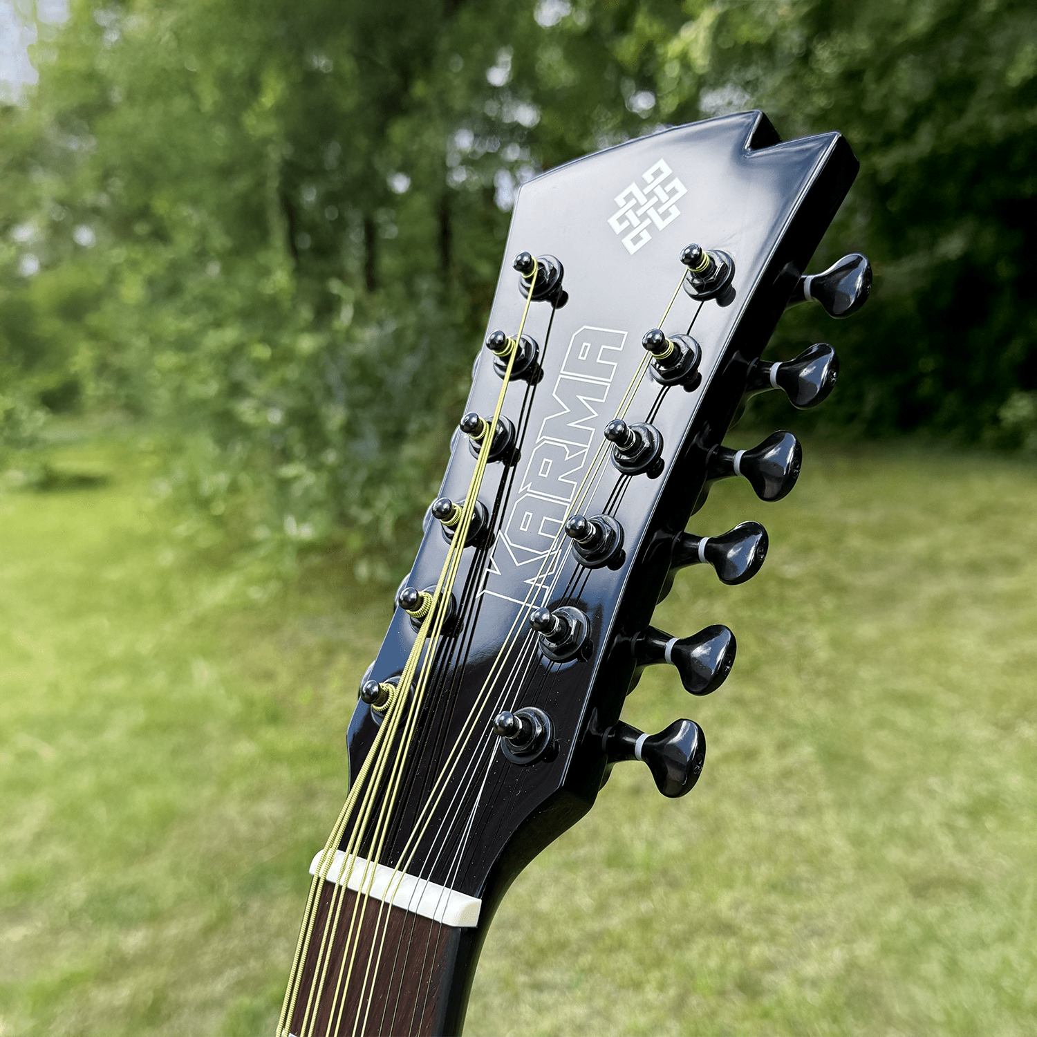 SPIRIT 12 - BLK 🔥 PRE - VENTA - Karma Guitars, Inc.